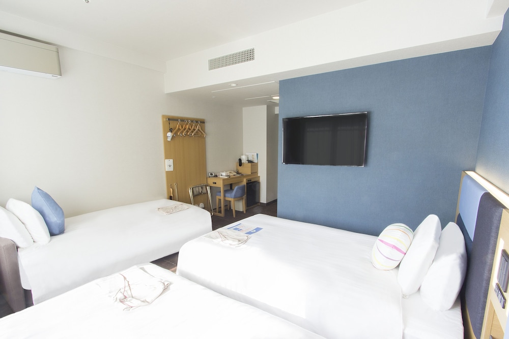 Triple Room, Non Smoking (2 Single Beds + 1 Extra Bed) - Photo 3