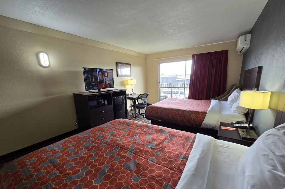 Room, 2 Queen Beds, Accessible, Non Smoking - Photo 3