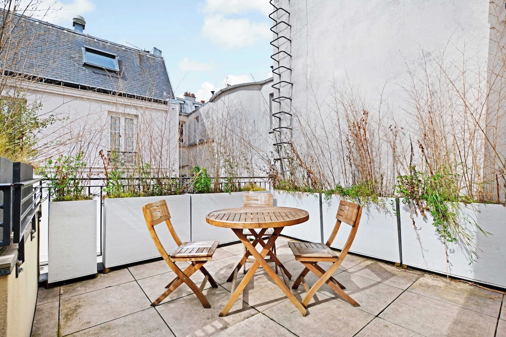 Superior Apartment photo 2