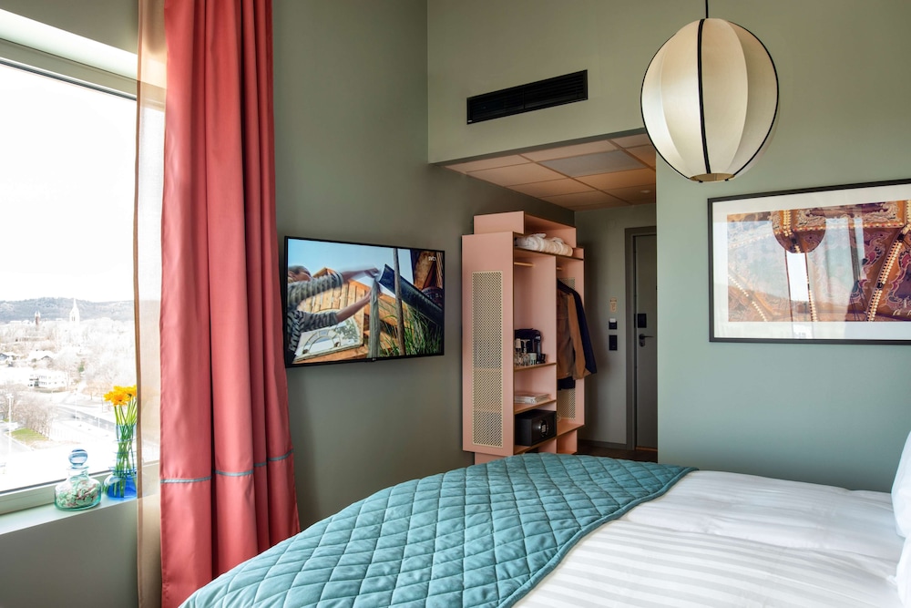 Superior Room, 1 King Bed, Non Smoking - Photo 3