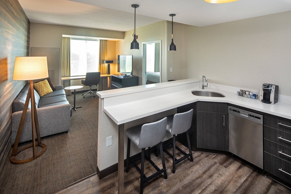Suite, 1 Bedroom - Photo 3