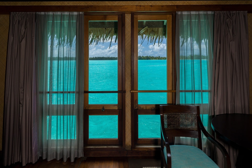 Superior Villa, 1 King Bed, Lagoon View (overwater)
