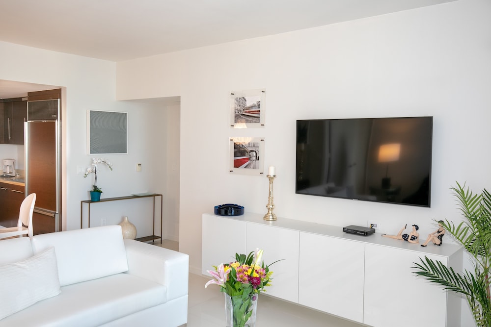 Boutique Apartment, Ocean, 1 King & Sofa Bed, Balcony