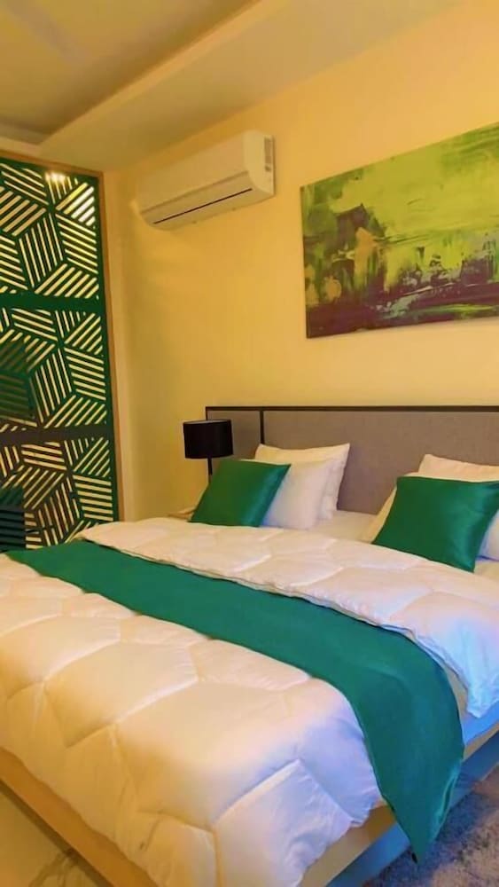 Luxury Studio, 1 Bedroom, Kitchenette, City View photo 3