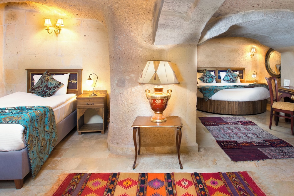 Family Cave Suite - Photo 9