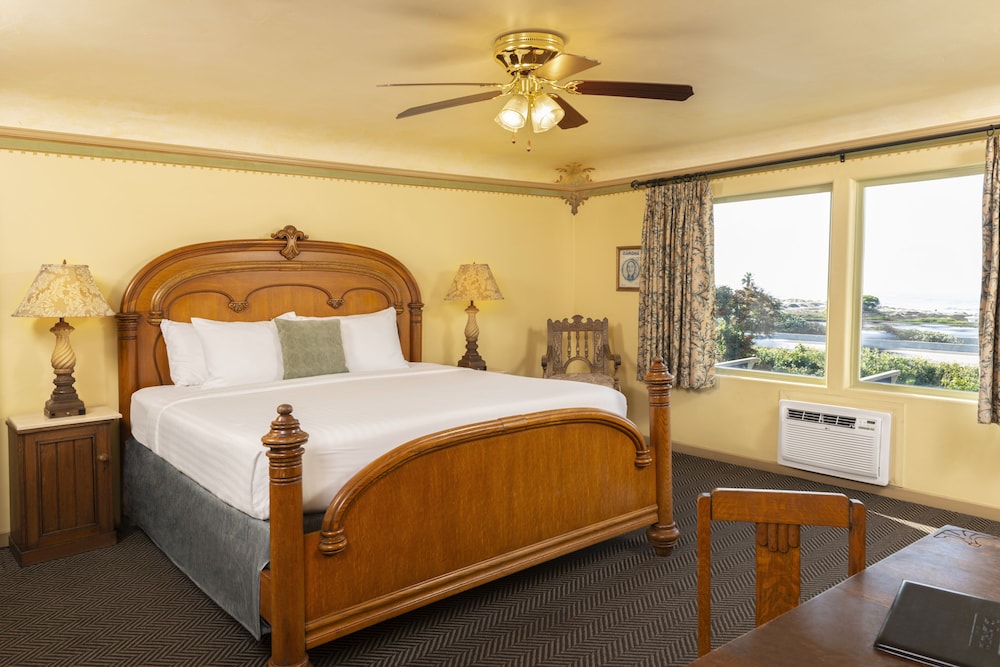 Deluxe Room, 1 King Bed (VICKERS ESTATE OCEAN VIEW KING) - Photo 2