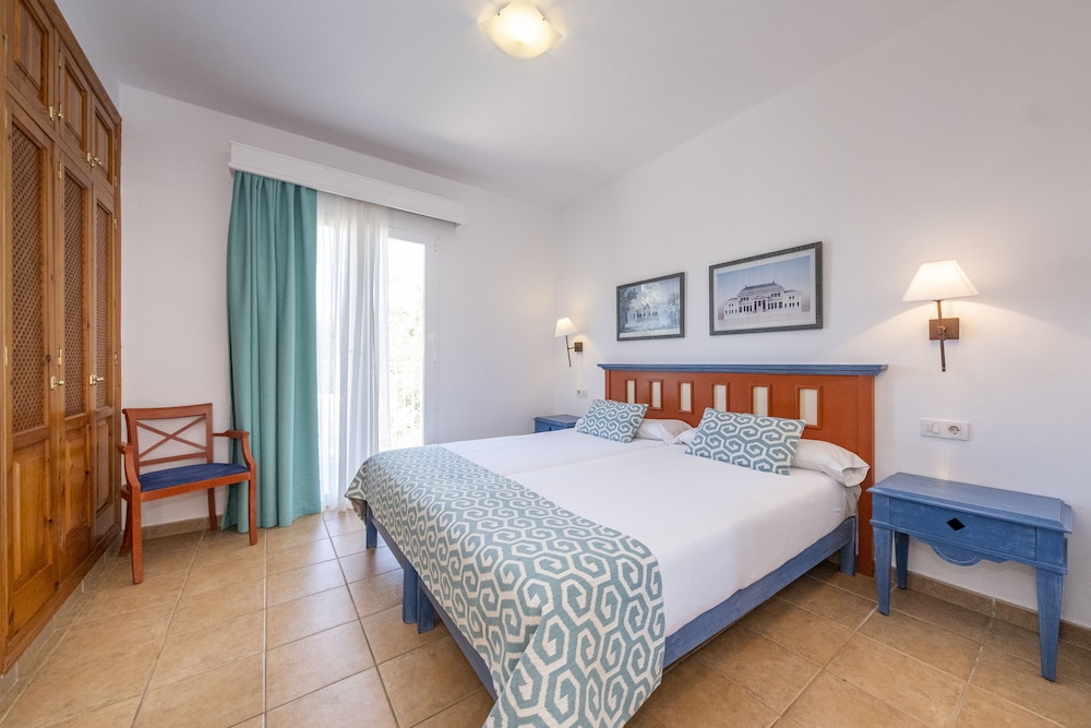 Apartment, 1 Bedroom, Balcony (2 Adults + 1 Child) - Photo 2