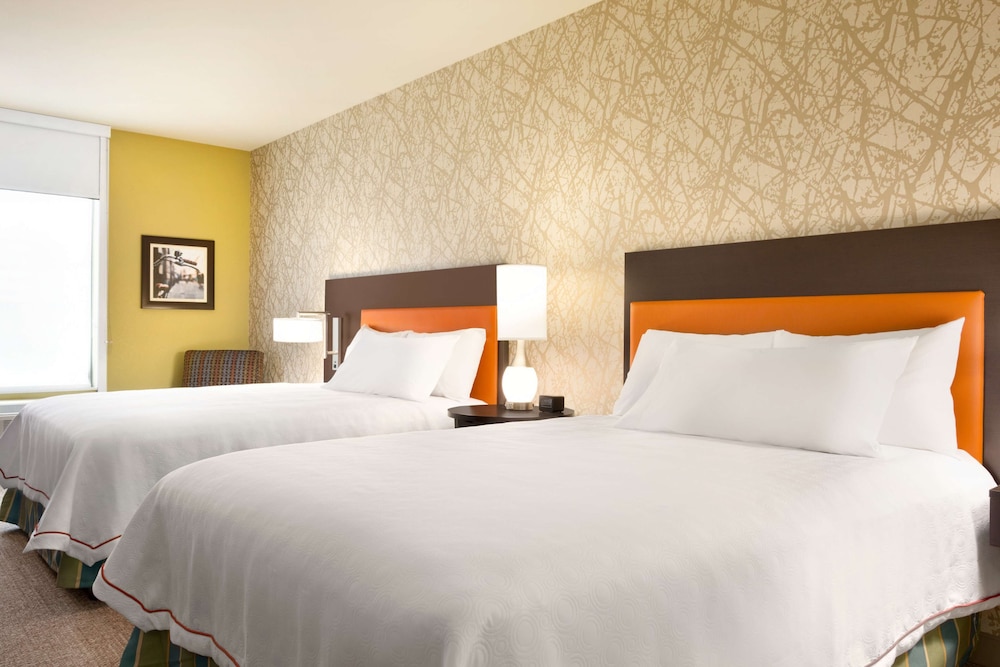 Studio, 2 Queen Beds, Accessible (Mobility & Hearing, Roll-in Shower) photo 2