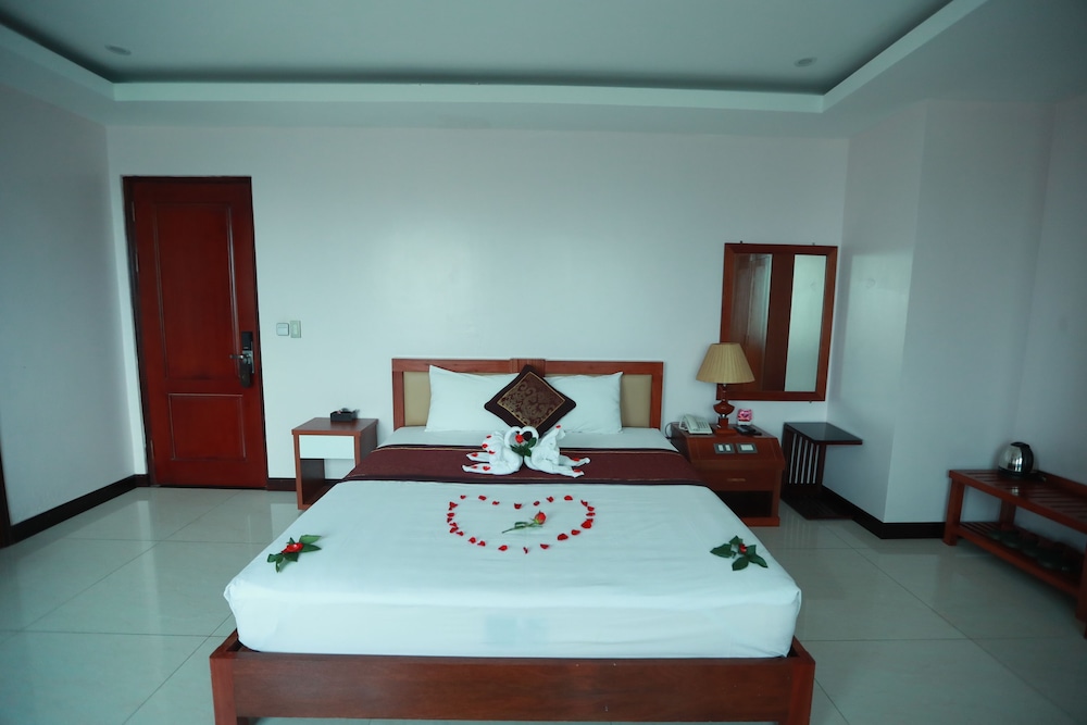 Deluxe Room - Photo 3