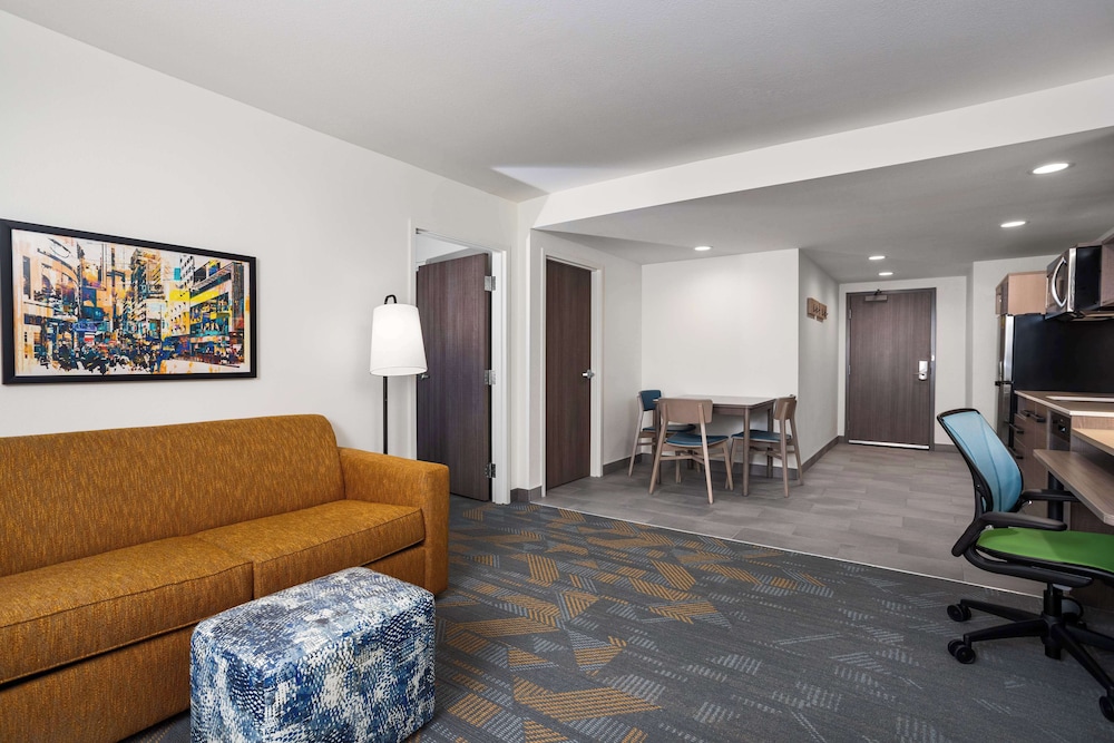 Suite, 1 Bedroom - Photo 6