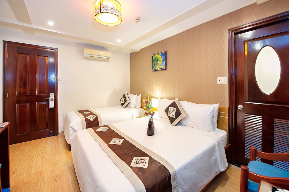 Deluxe Triple Room photo 2