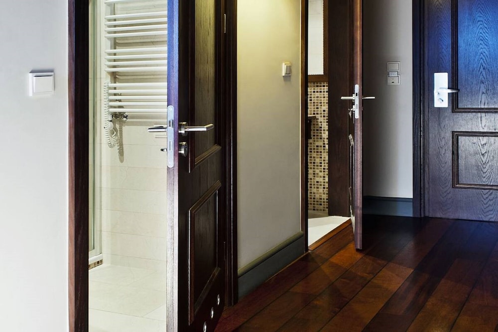Family Apartment - Photo 4