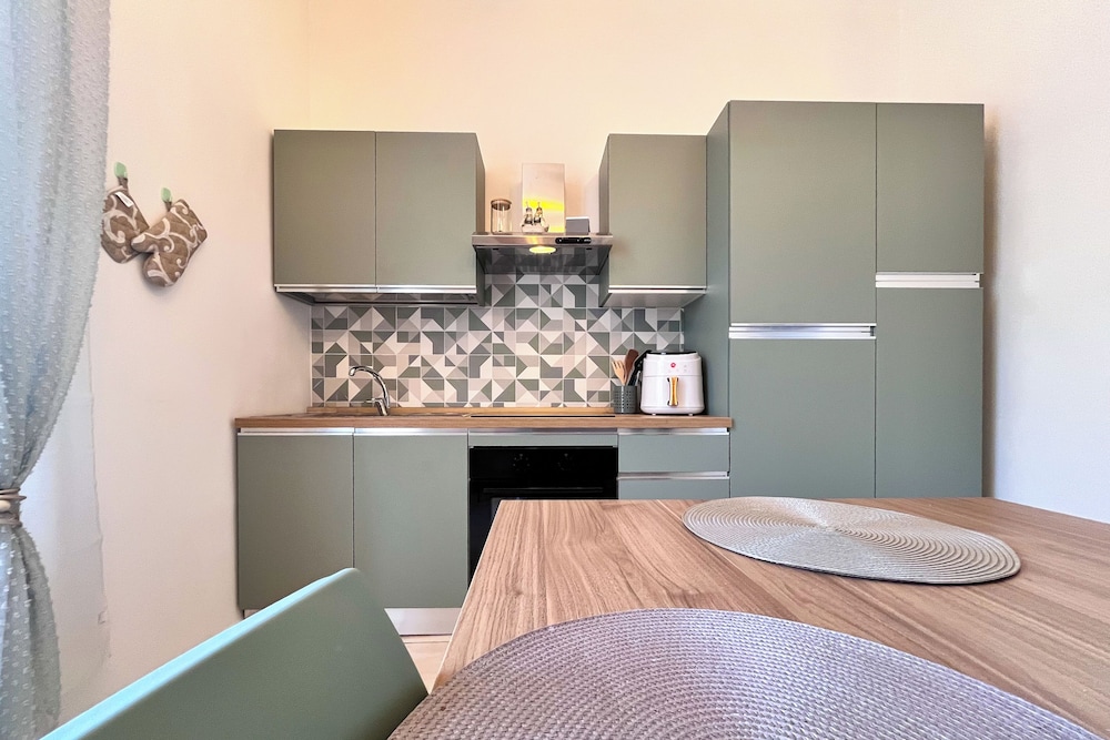 Apartment, Kitchenette