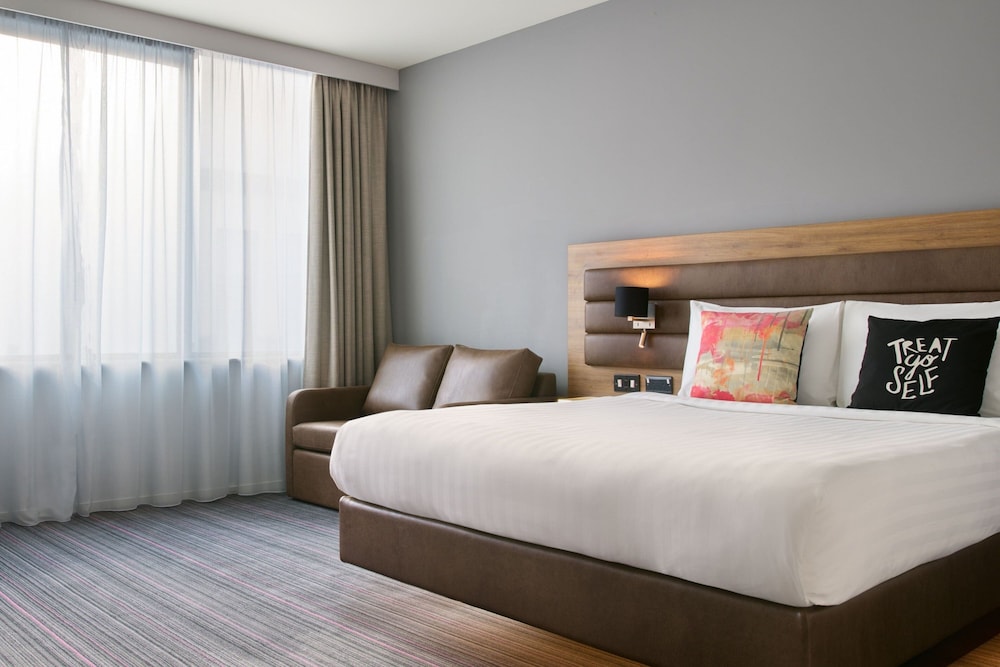 Room, 1 Queen Bed & Sofa, Accessible, Non Smoking