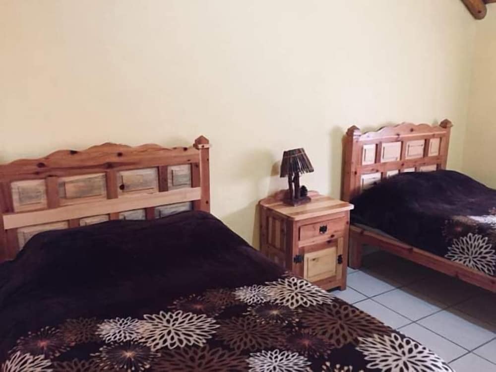Basic Quadruple Room, 2 Queen Beds photo 1