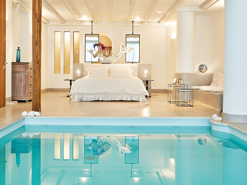 Luna Blu Suite with Private Indoor Pool - Photo 2