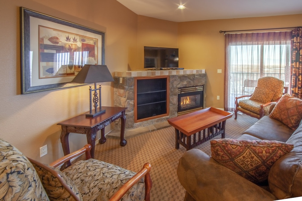 Room, 2 Bedrooms (1 King, 1 Queen) - Photo 11