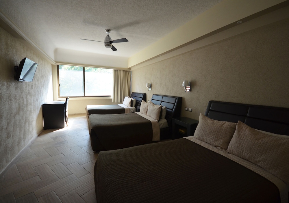 Executive Room - Photo 1