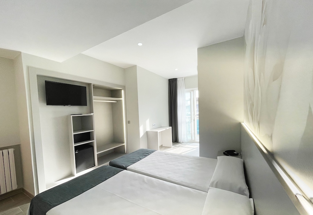 Superior Double or Twin Room, Balcony - Photo 1