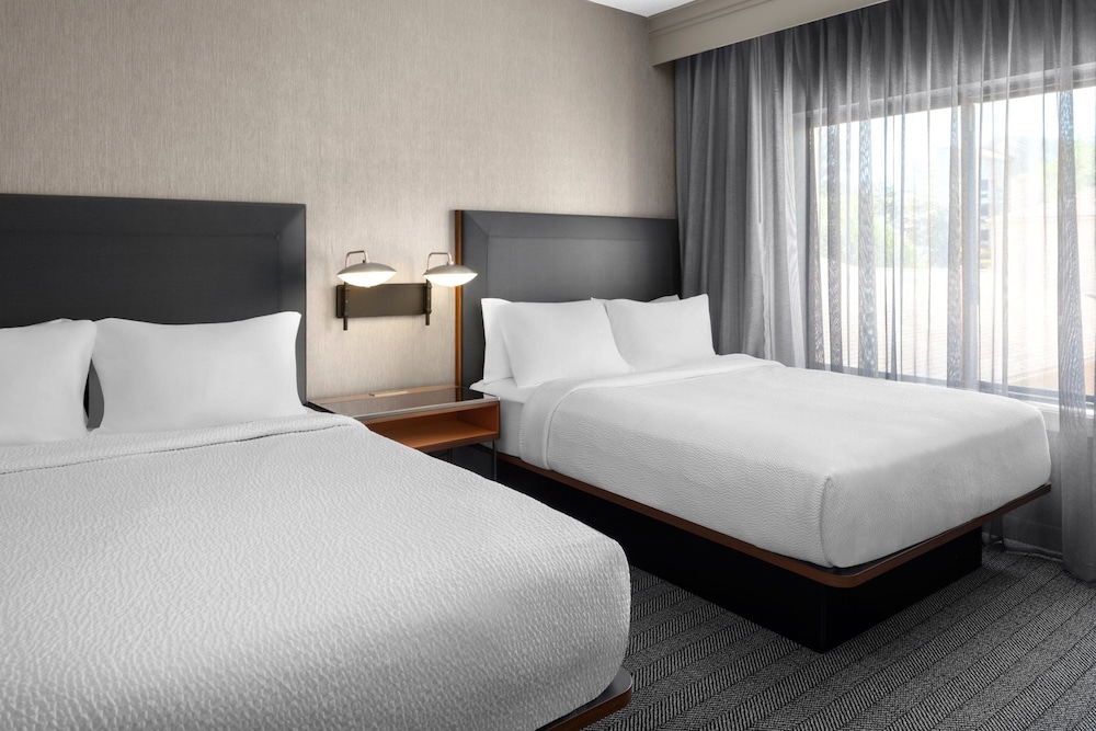 Suite, 2 Double Beds - Photo 11