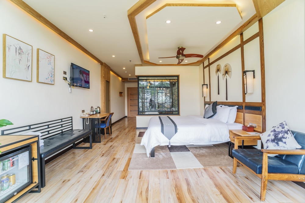 Reopening Promotion - Deluxe Double Room photo 3