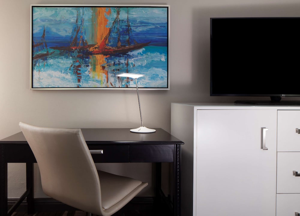 Suite, 1 Bedroom - Photo 3