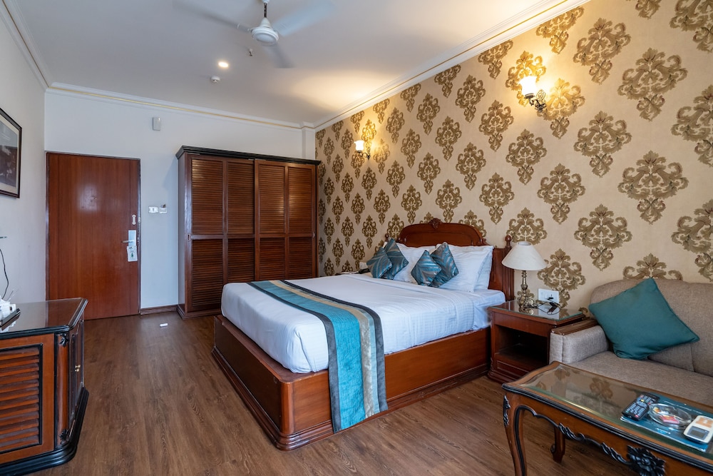 Heritage Room - Photo 9