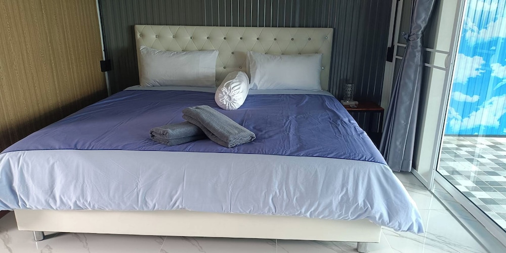 Standard Double Room - Photo 11