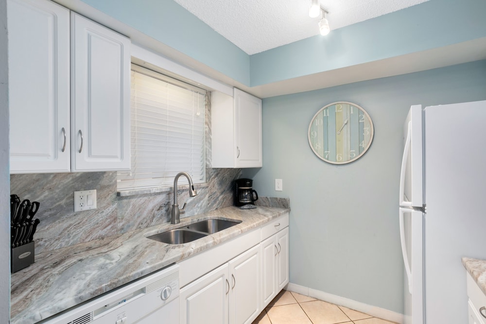 Premium Condo, 2 Bedrooms, Oceanfront photo 3