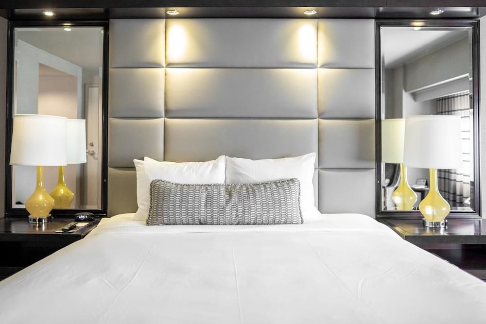 Executive Room, 1 King Bed, South Tower