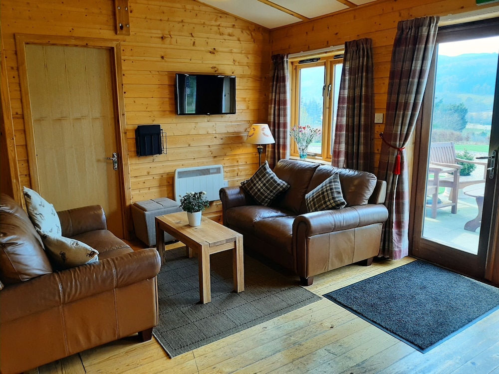 Chalet, 4 Bedrooms (Tay - up to 1 dog allowed) photo 2