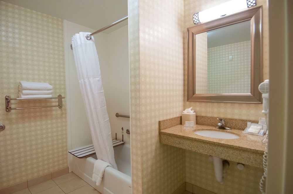 Room, 2 Queen Beds, Accessible - Photo 4