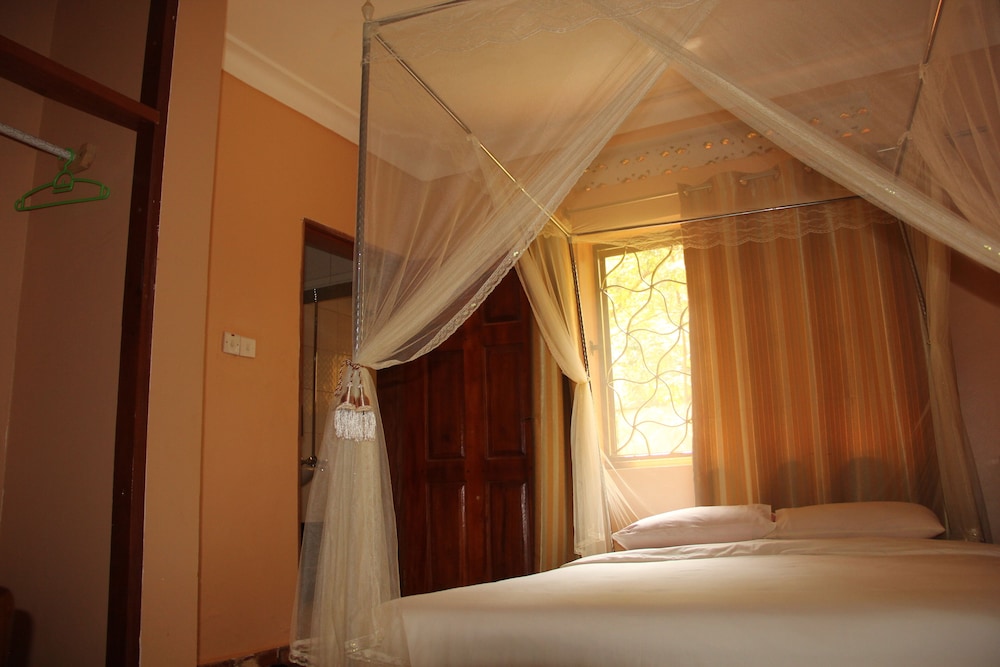 Standard Double Room photo 3