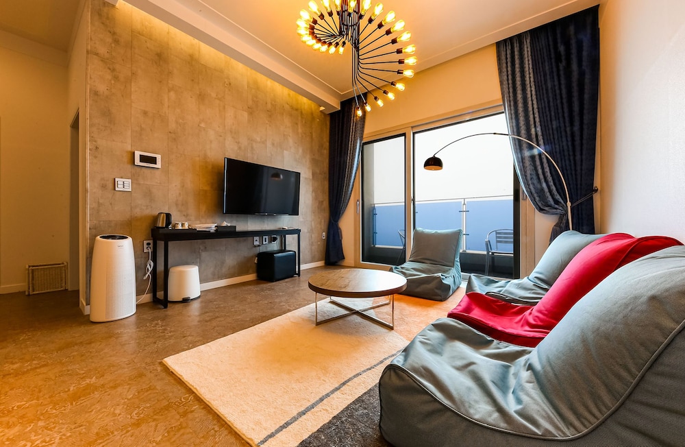 Panoramic Penthouse, 2 Bedrooms, Non Smoking, Ocean View - Photo 1