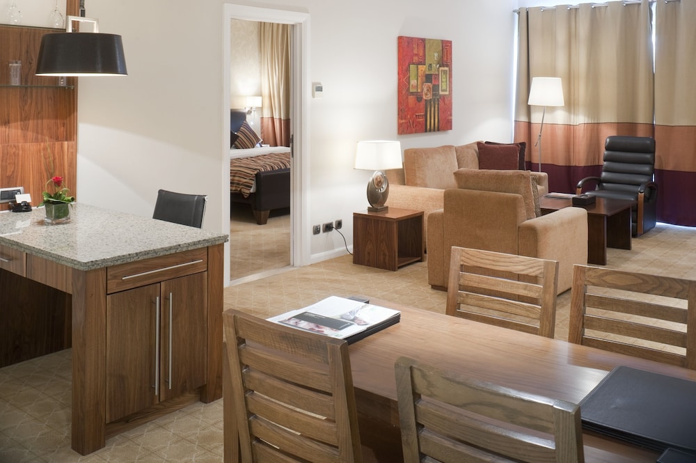 Suite, 2 Bedrooms, Smoking, Kitchen