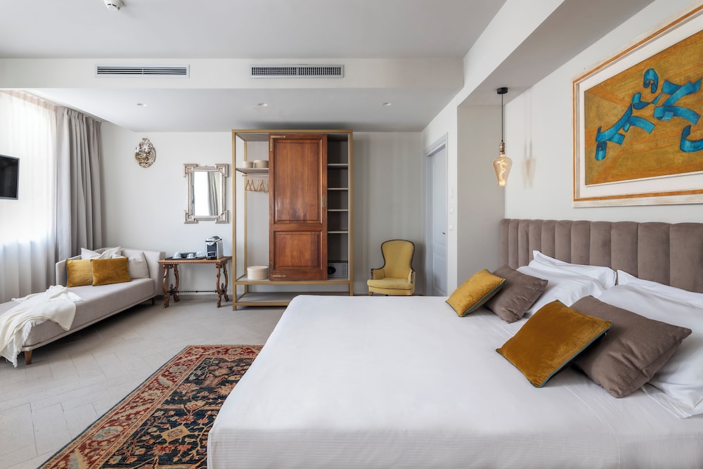 Luxury Room, 1 Bedroom, Private Pool, City View - Photo 7