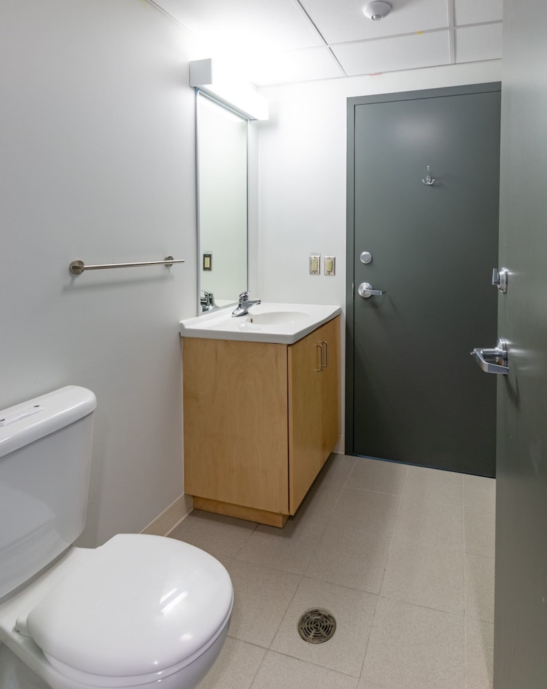LeMarchant Place - 2 Bedroom Private Bathroom, photo 6