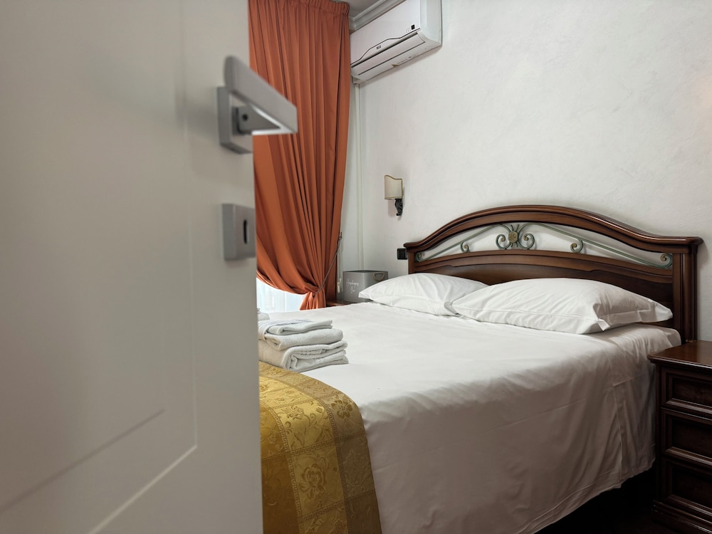 Business Double Room Single Use - Photo 5