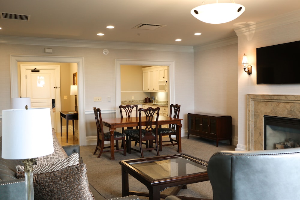 Suite (Brookside) - Photo 1