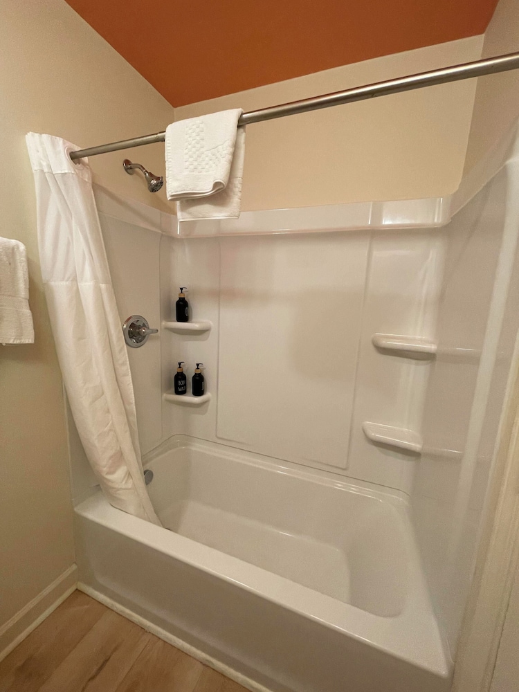 Studio Suite, 1 King Bed, Non Smoking photo 3