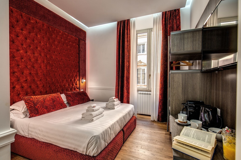 Deluxe Double or Twin Room photo 1