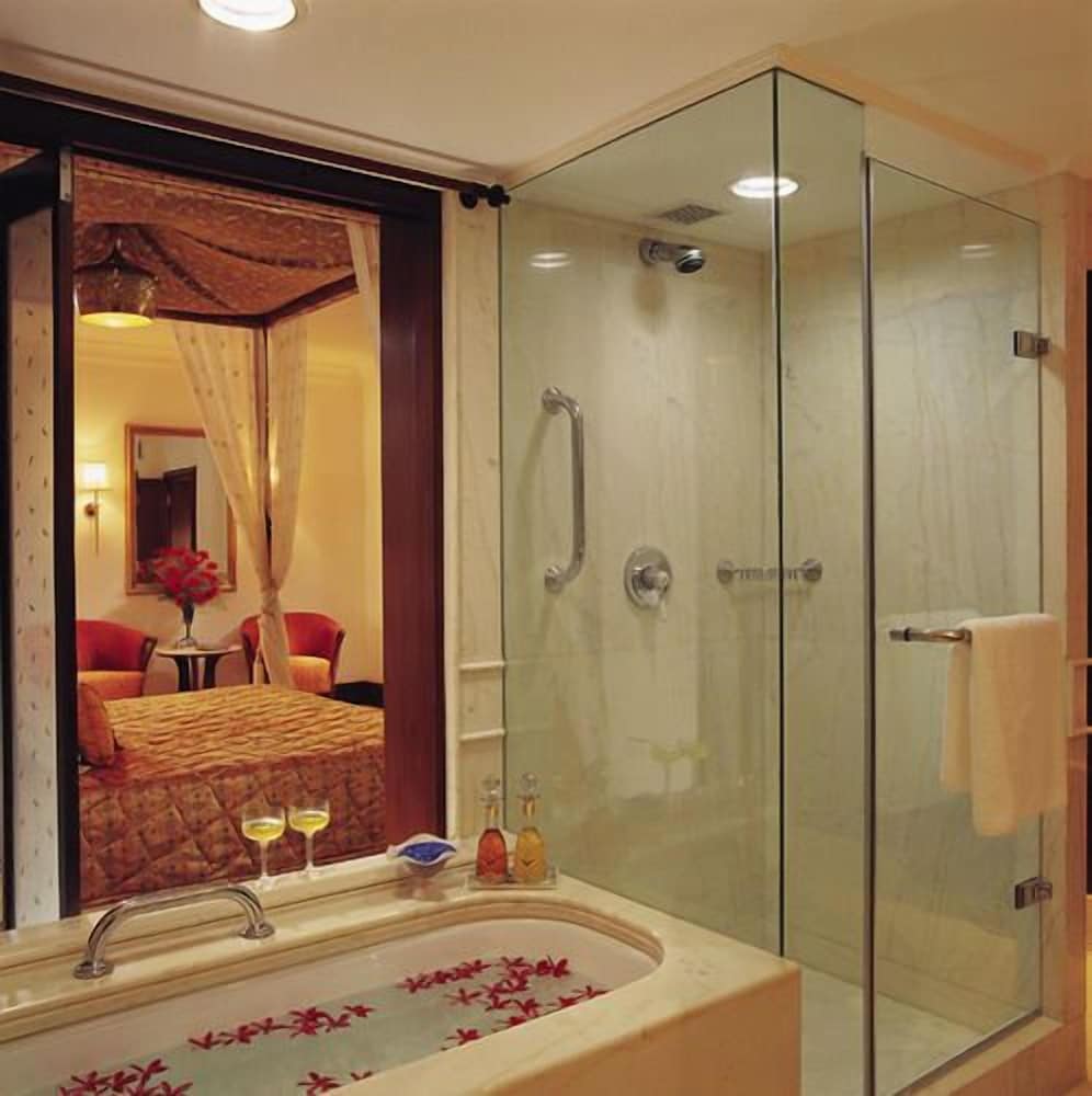 Rajputana Royale, Club lounge access, Double, Pool view - Photo 5