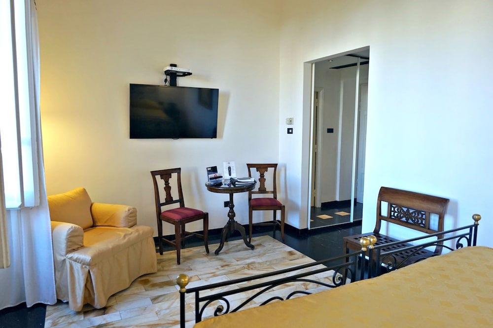 Triple Room, Park View photo 3