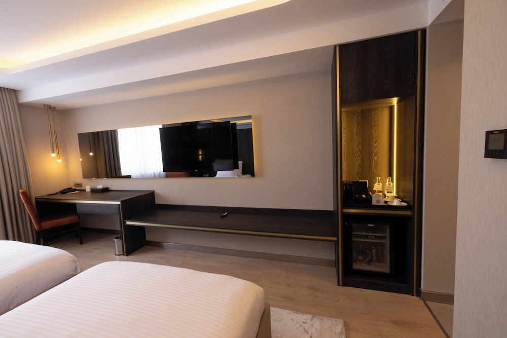 Standard Room, 2 Twin Beds - Photo 4