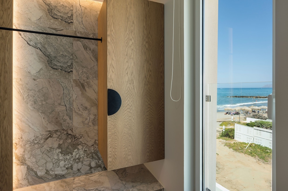 Beachcomber Suite - Beachfront with Private Pool - Photo 4