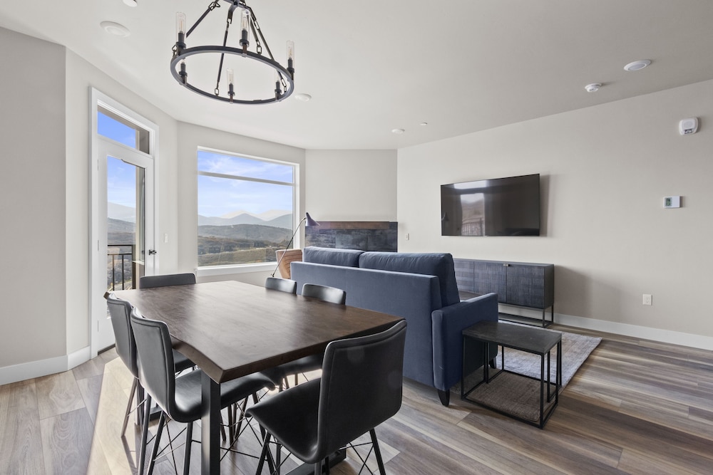 Standard Suite, 2 Bedrooms (King) photo 3