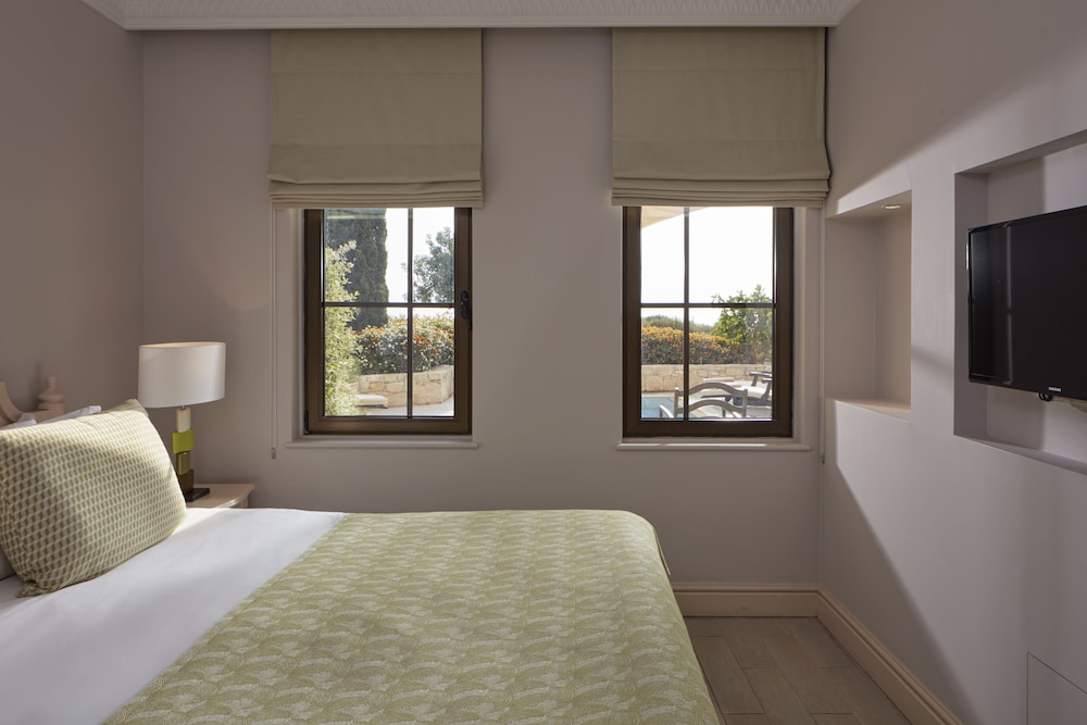 Eine Schlafzimmer Suite mit privatem Pool Golf- und Meerblick