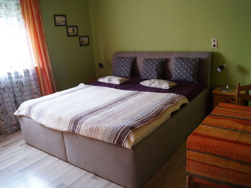 Apartment photo 2