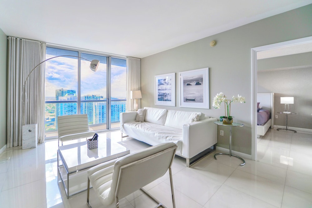 Luxury Condo, 1 Bedroom, City View photo 1
