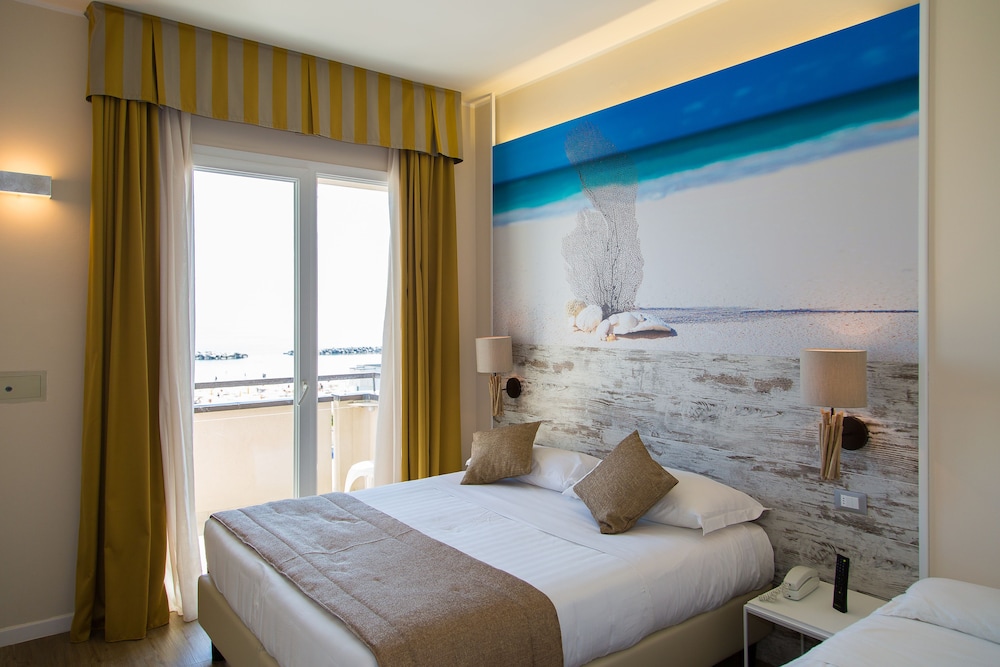 Superior Double Room Single Use photo 2